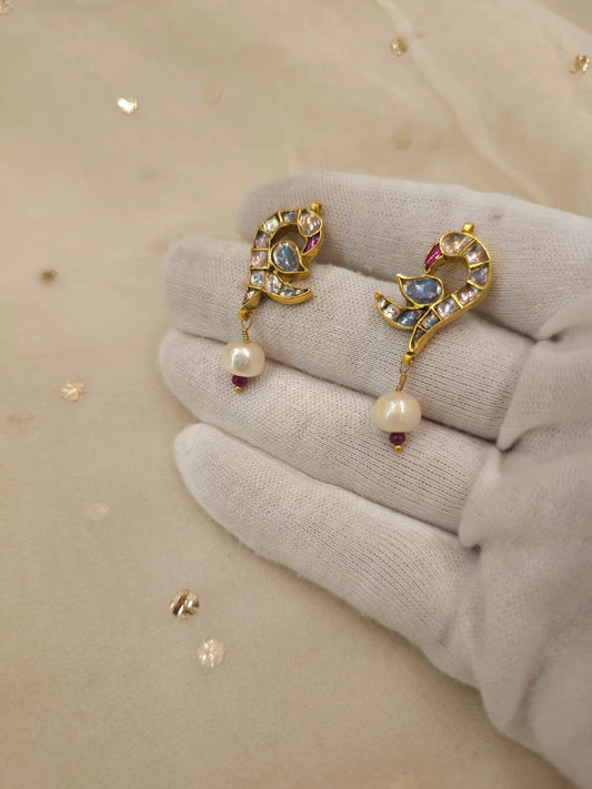 Pepper queen antique studs