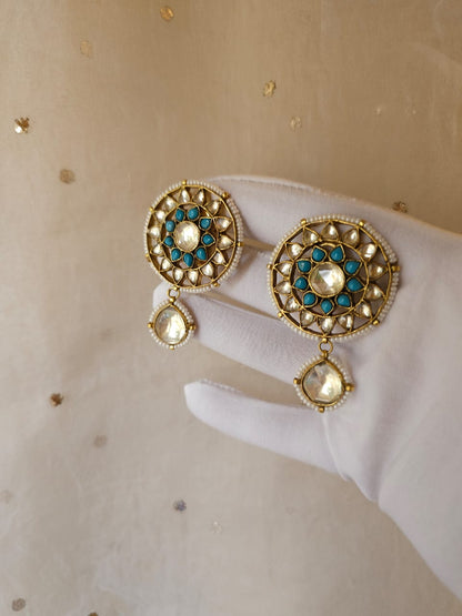 Santorini round studs