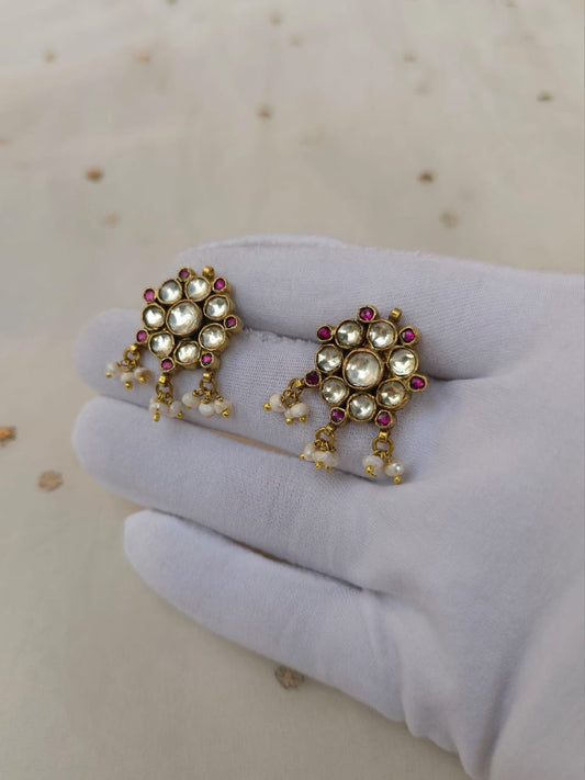 Swarna shranga studs
