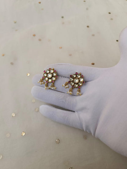 Swarna shranga studs