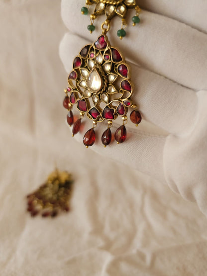 Pride of 19th century garnet earrings