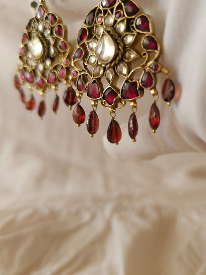 Pride of 19th century garnet earrings