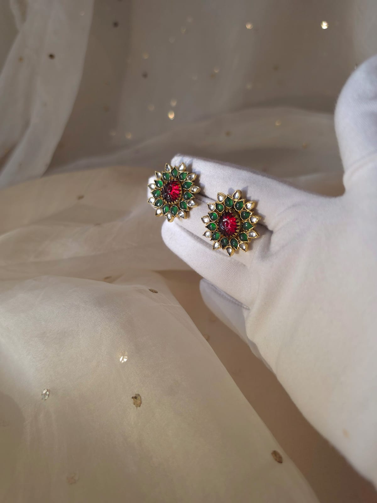 Raktagandha studs