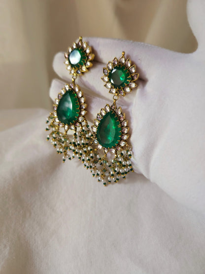 Sawai queen long earrings