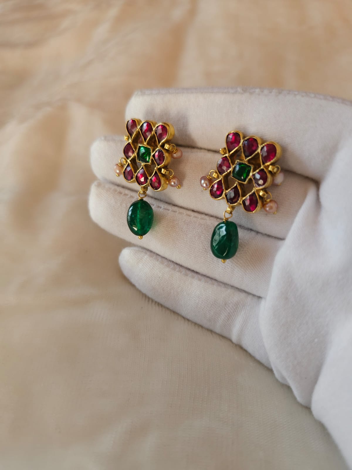 Amber rhodolite queen studs