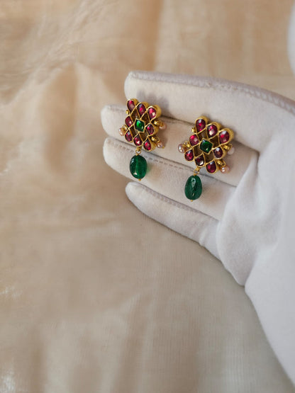 Amber rhodolite queen studs