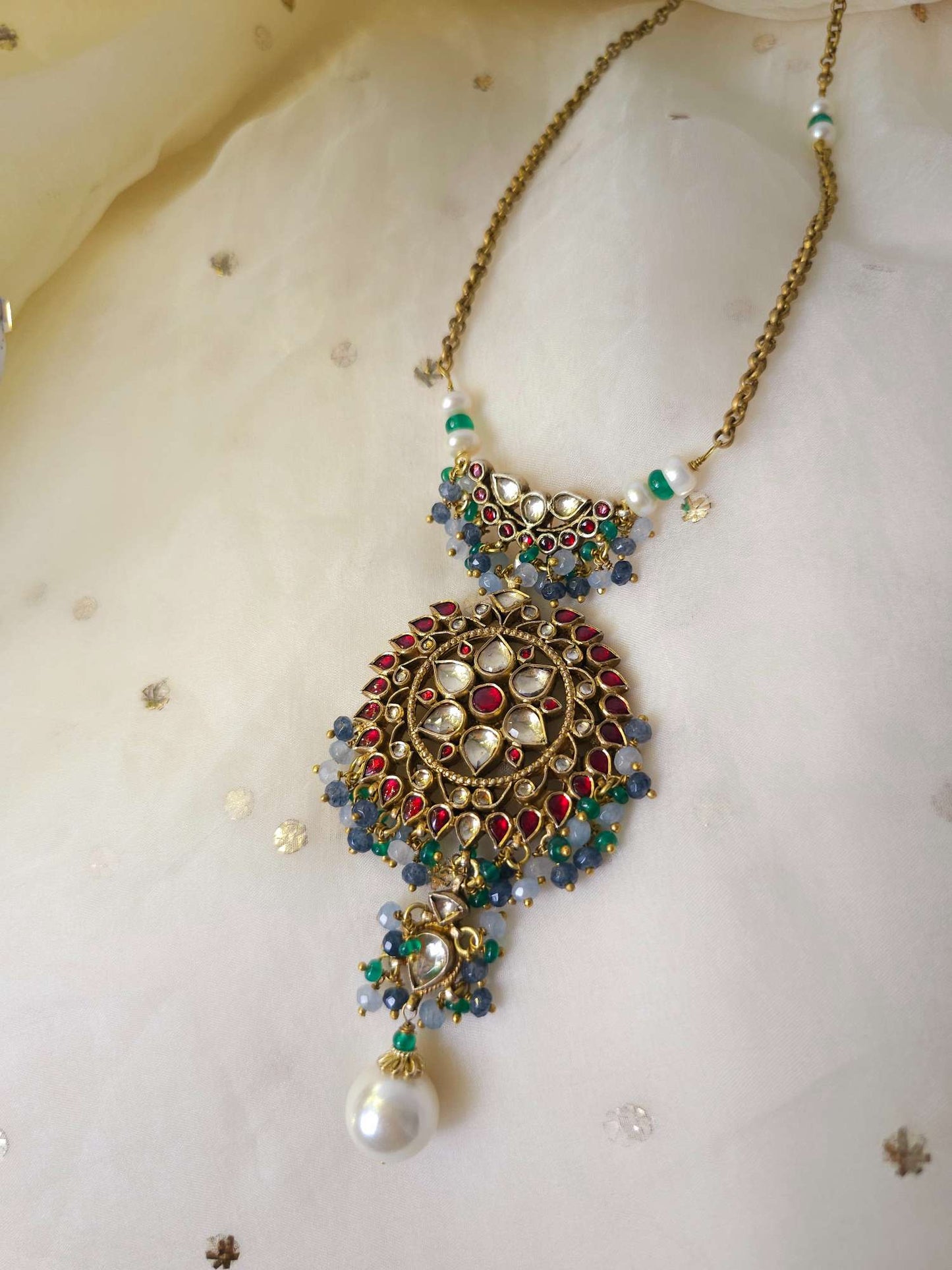 Amber queen necklace