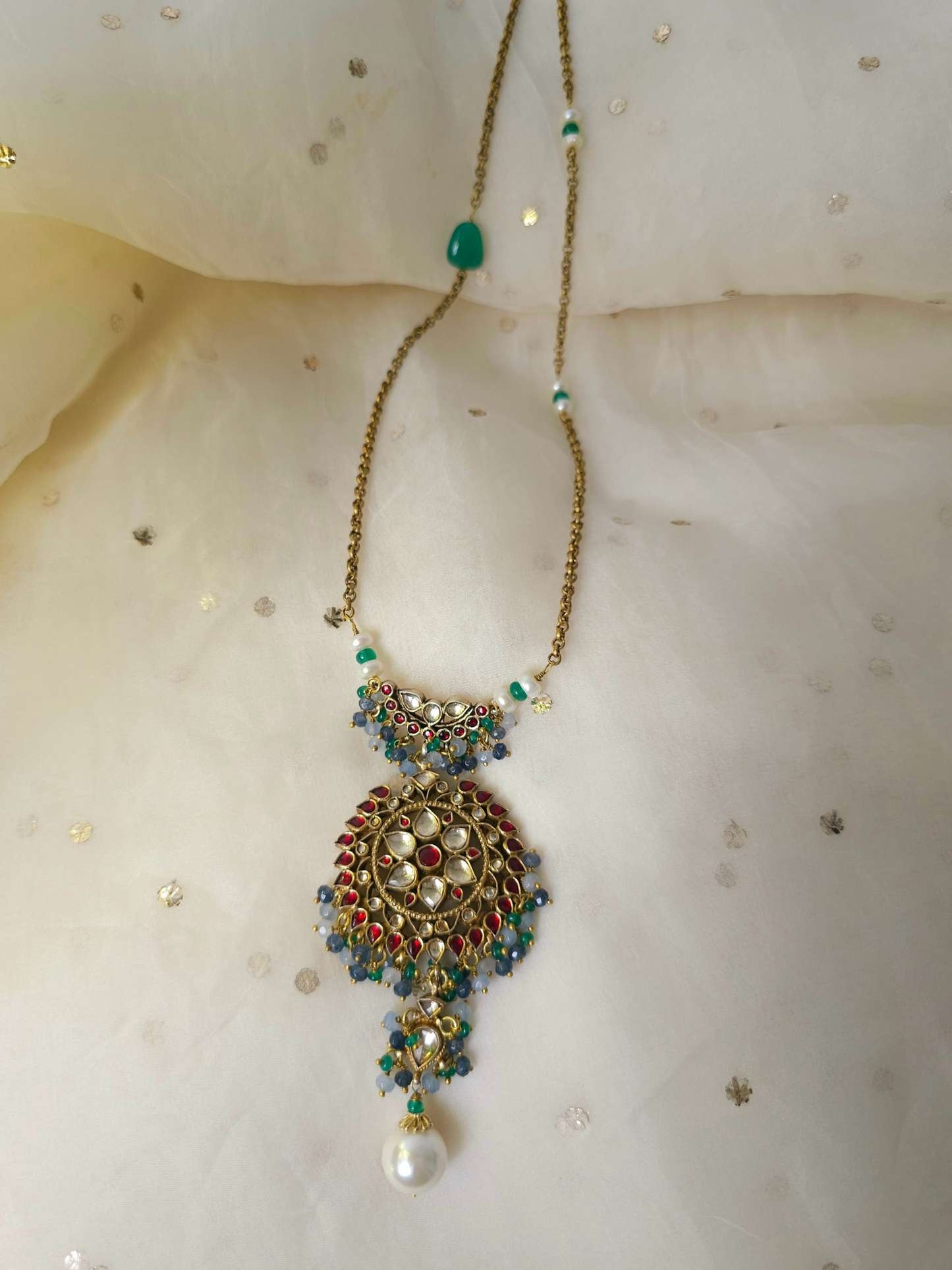Amber queen necklace