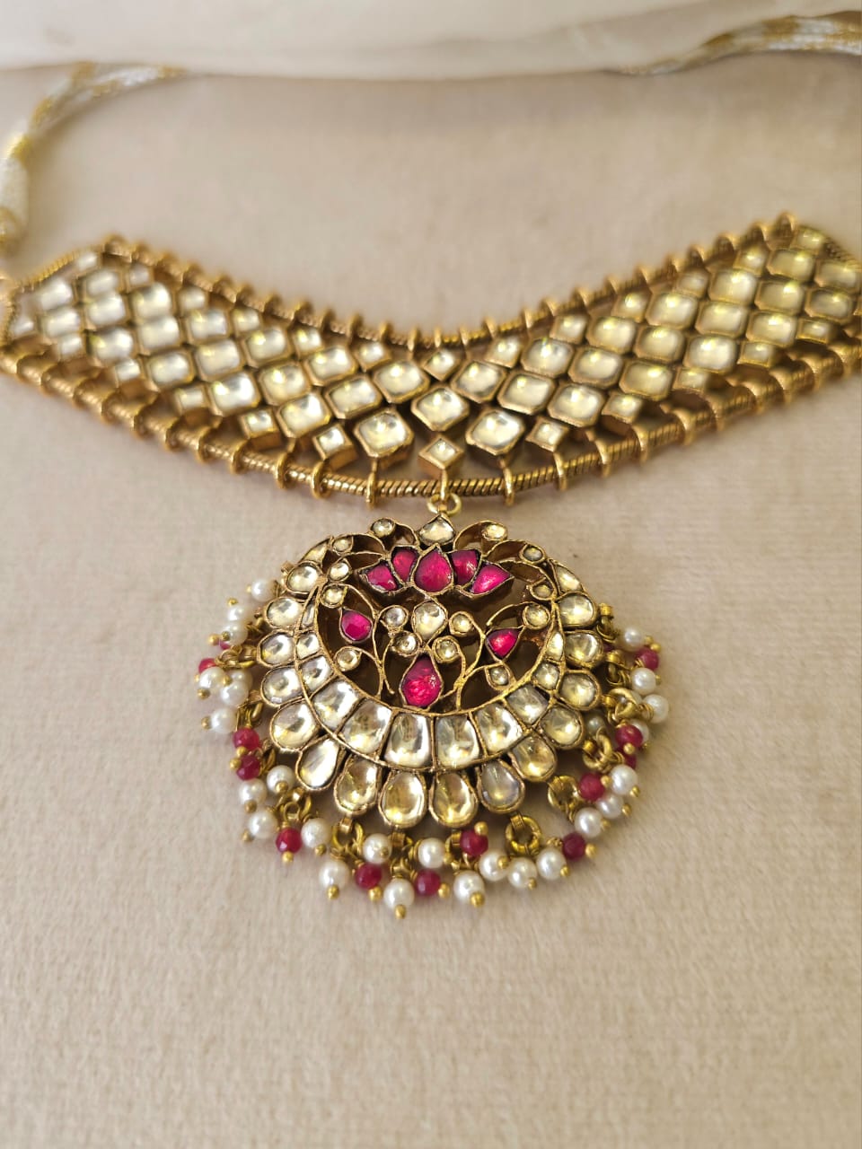 Rakta kamal necklace
