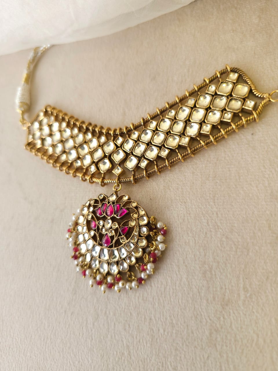 Rakta kamal necklace