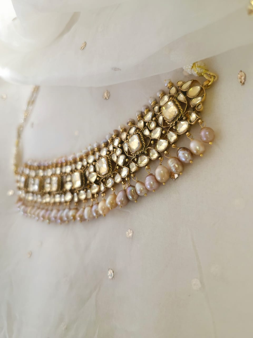 The galta gate alloy necklace set