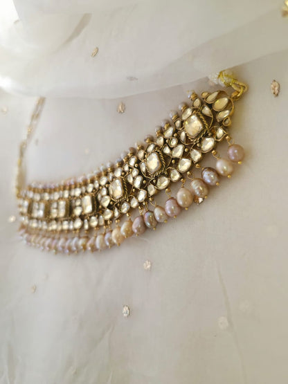 The galta gate alloy necklace set