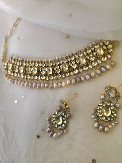 The galta gate alloy necklace set