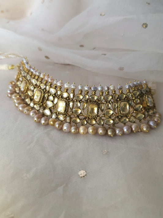 The galta gate alloy necklace set