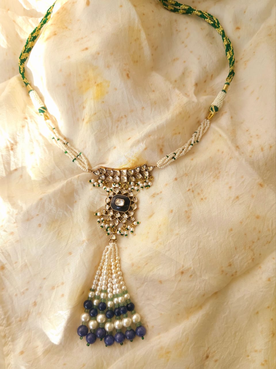 Dark flirty tassel necklace