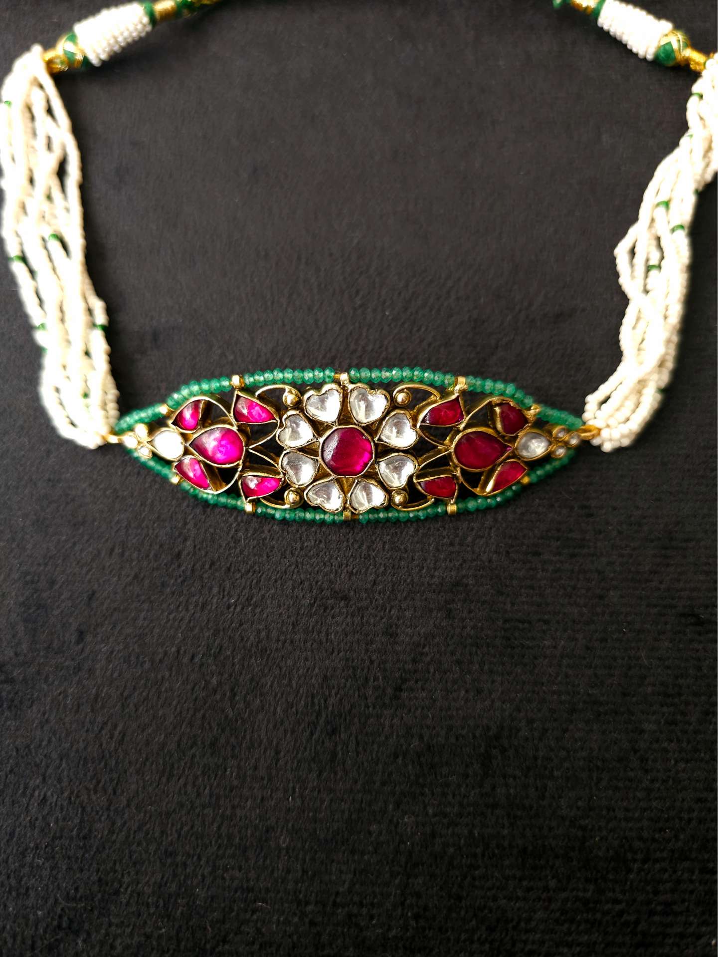 Scarlet lotus sleek choker