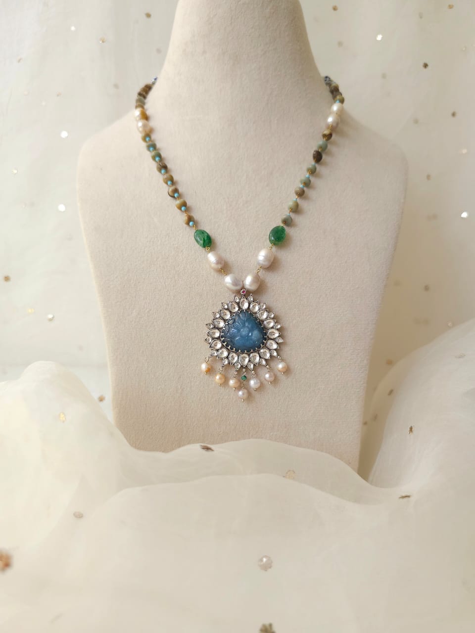 Gul nilofar necklace