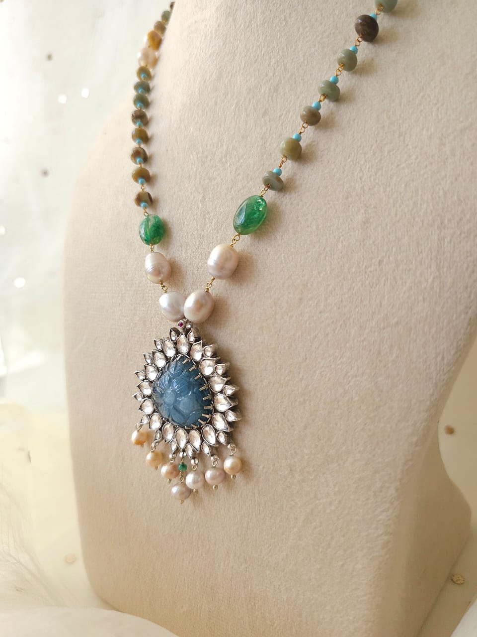 Gul nilofar necklace