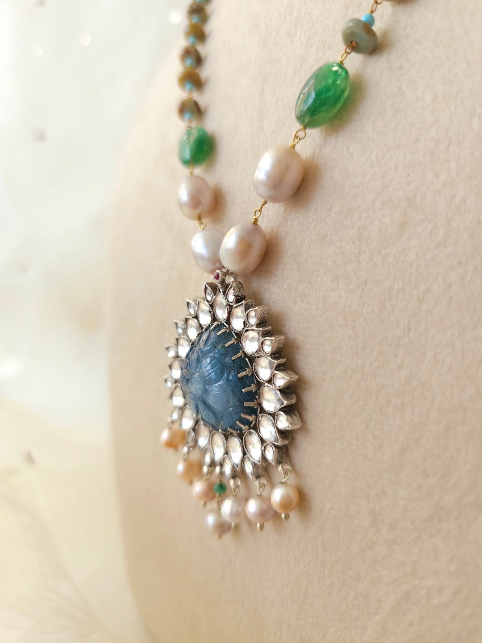 Gul nilofar necklace