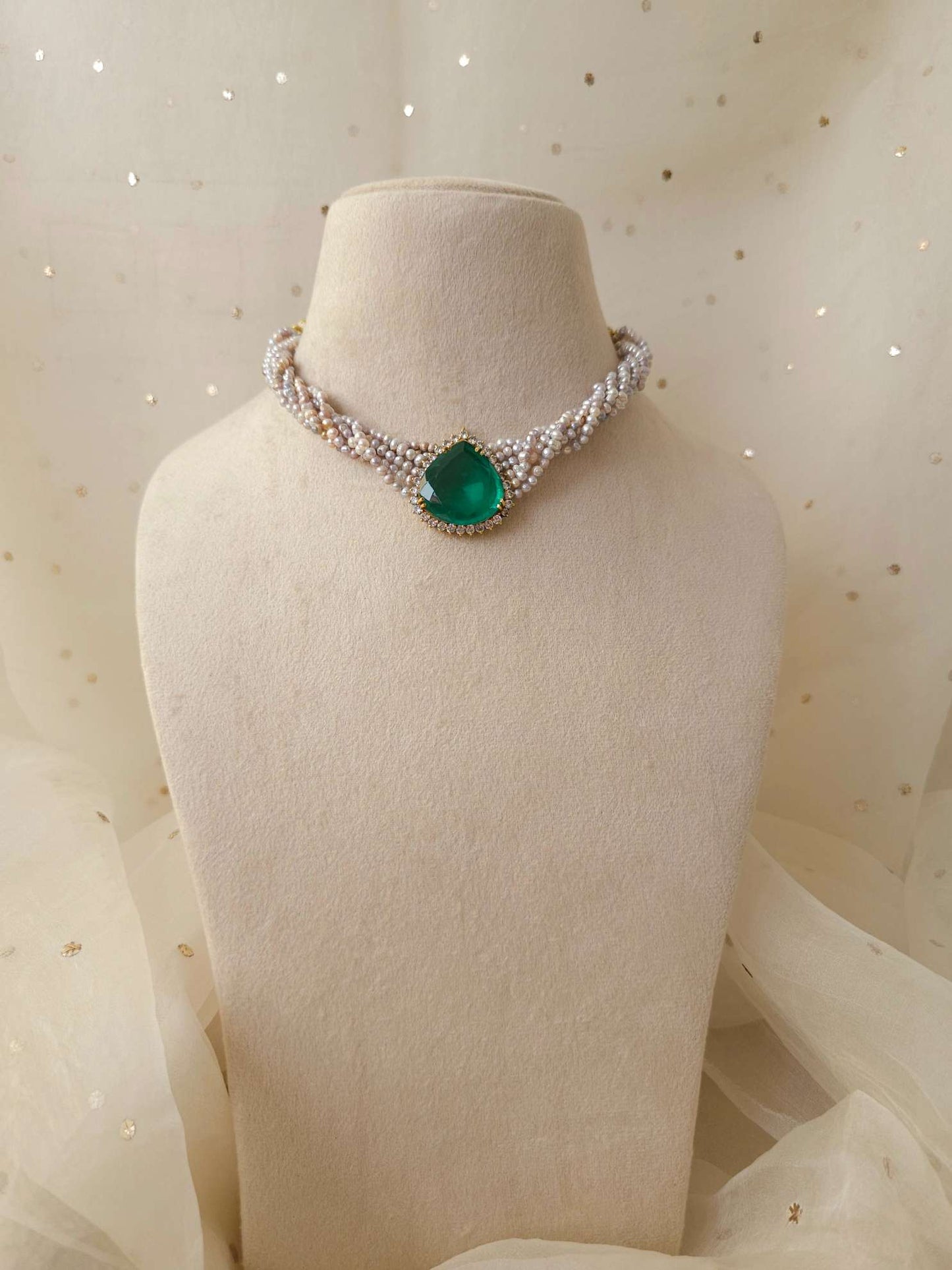 Queen of swans silver necklace