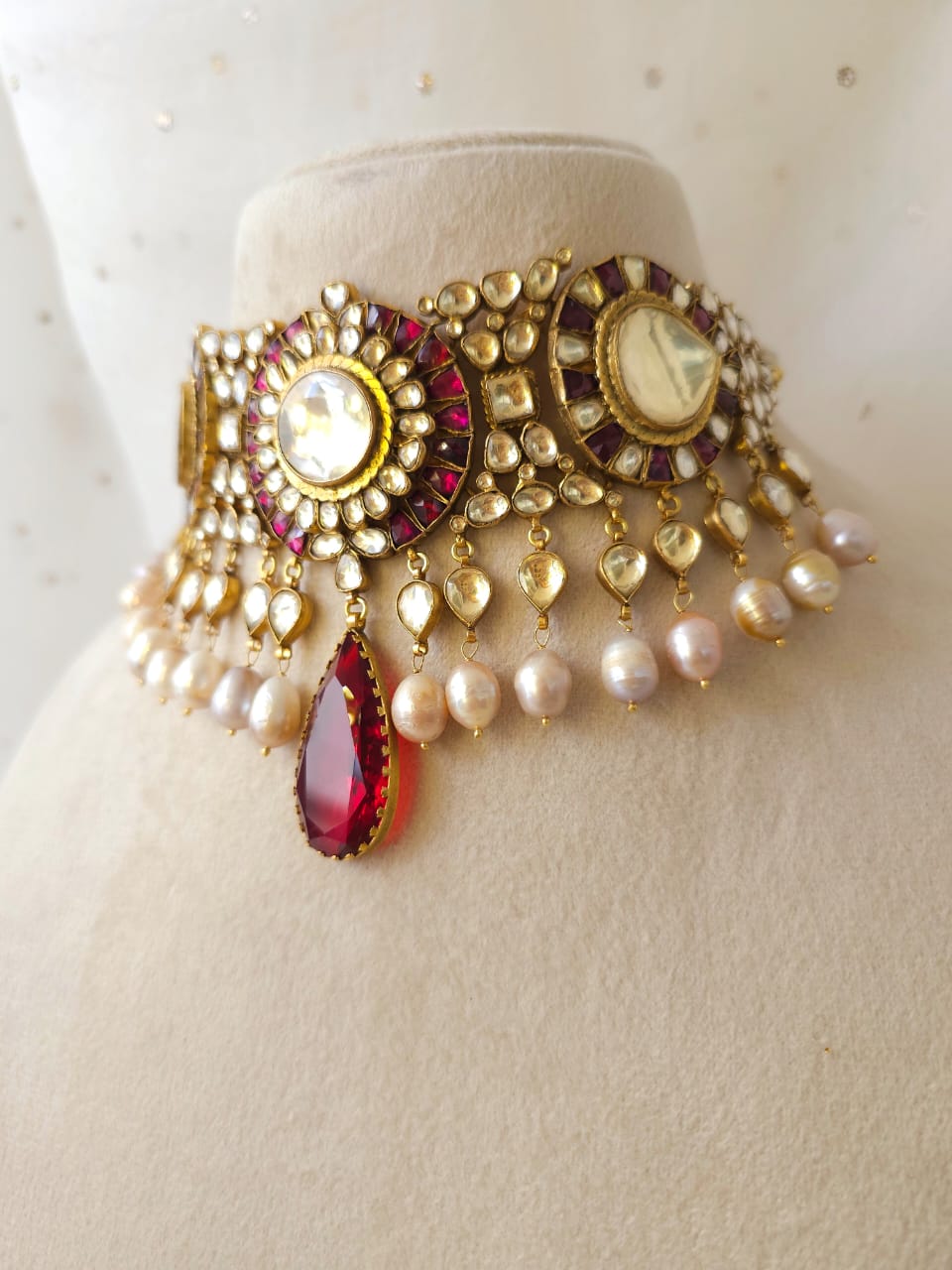 Manik-Mirage choker