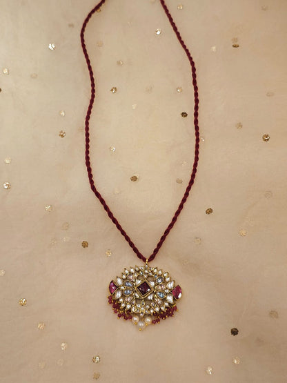 Shy Di pendant necklace