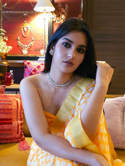 Pichola sky pearl necklace