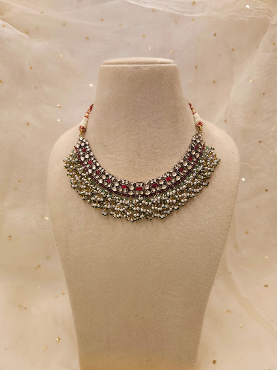 Guttapusalu lumi necklace