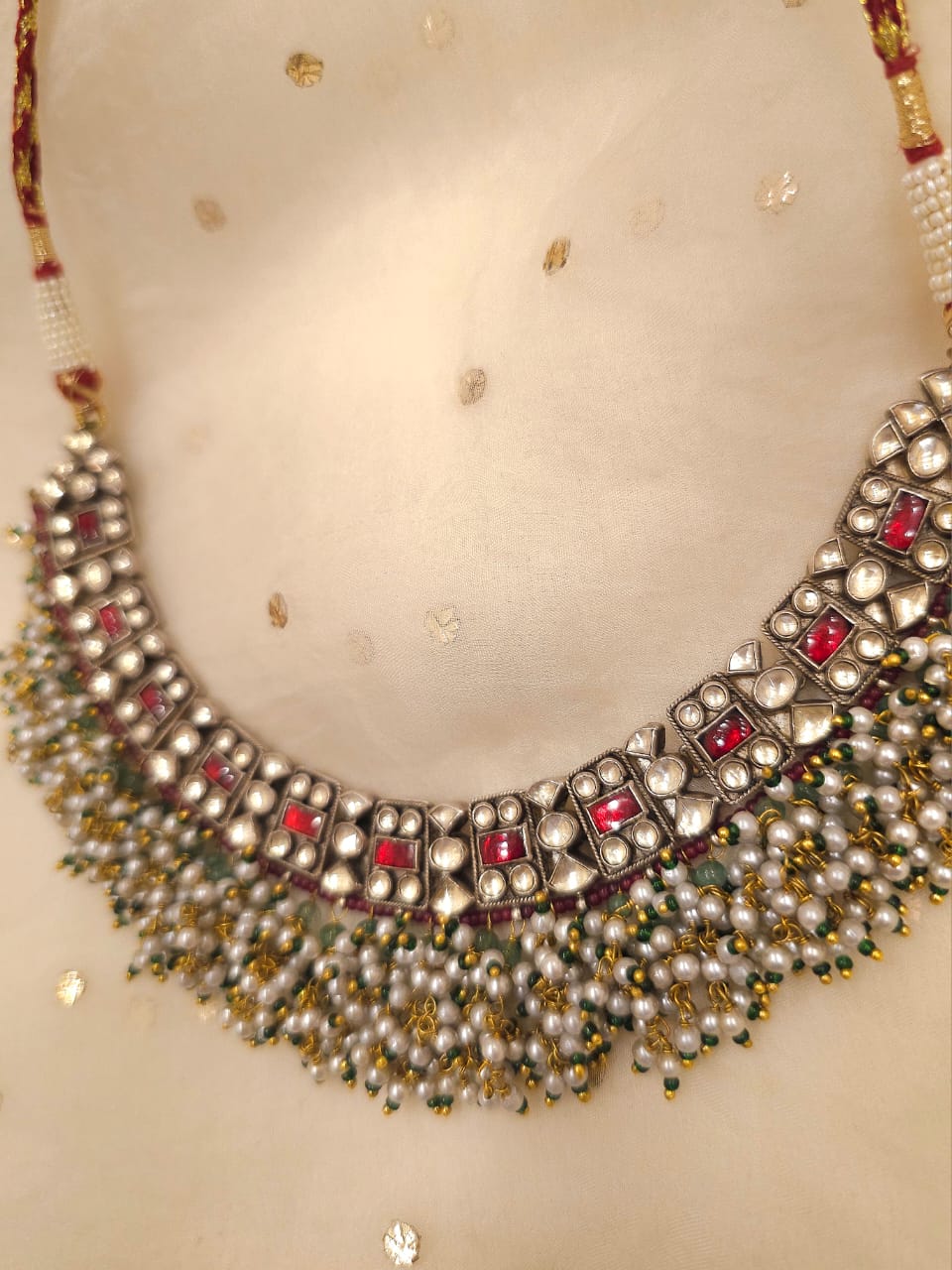 Guttapusalu lumi necklace