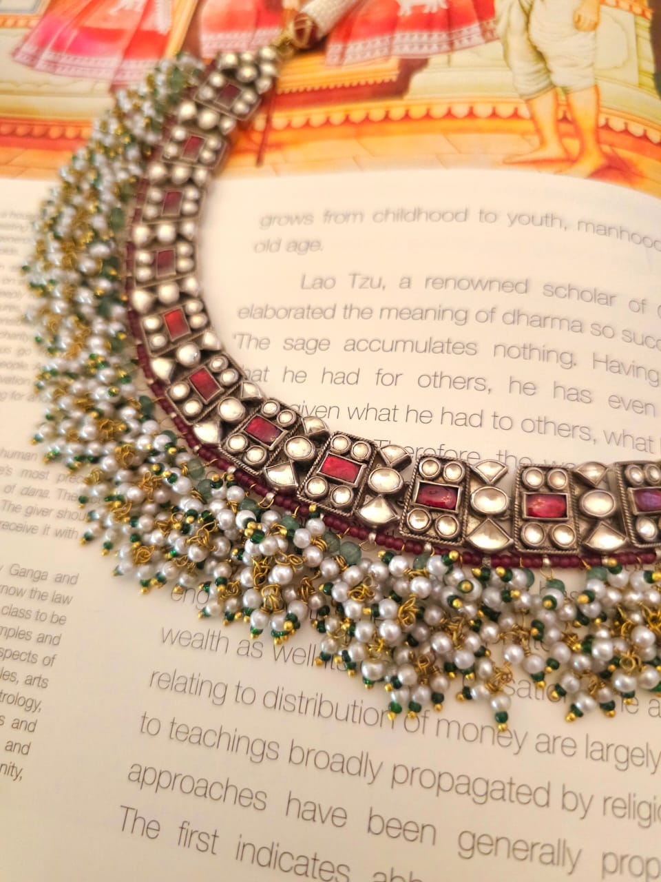 Guttapusalu lumi necklace