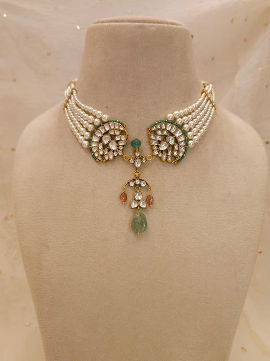 Vijada flexible pearl necklace