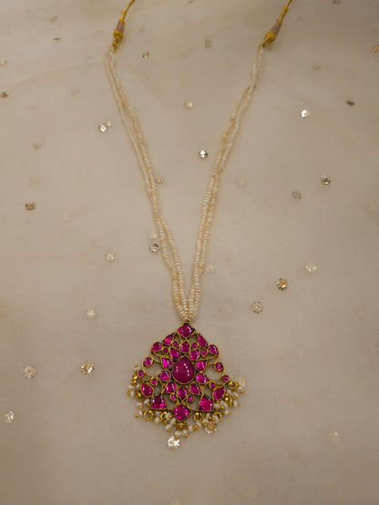 Rudra-pushpa pendant necklace