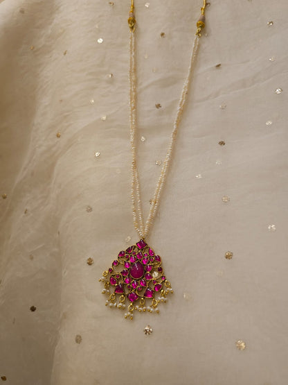 Rudra-pushpa pendant necklace