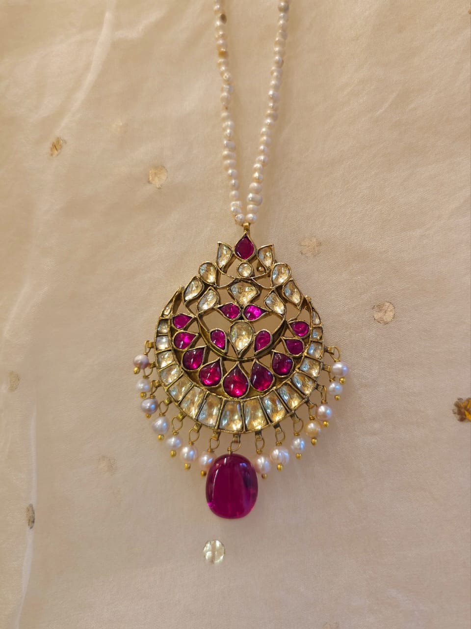 Rakta kamal pendant necklace