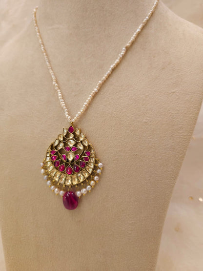 Rakta kamal pendant necklace