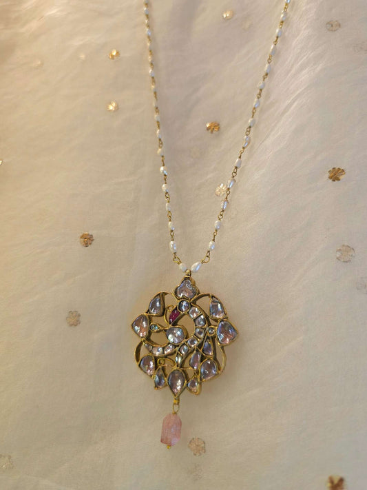 Pepper queen pendant necklace