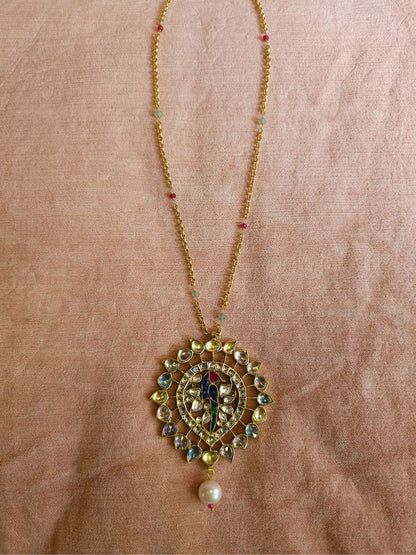 Queen Ayesha pendant necklace