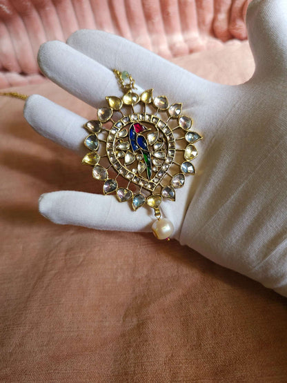 Queen Ayesha pendant necklace
