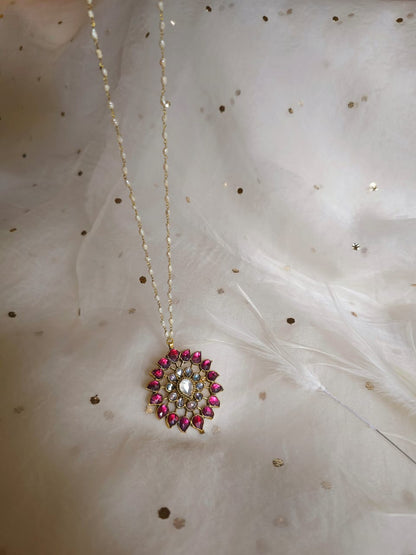 Shy Di pendant necklace