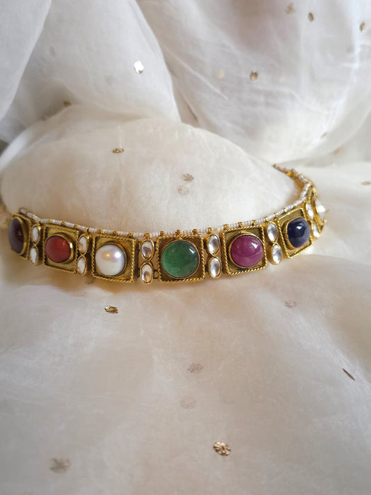 Imperial navratan silver sleek necklace