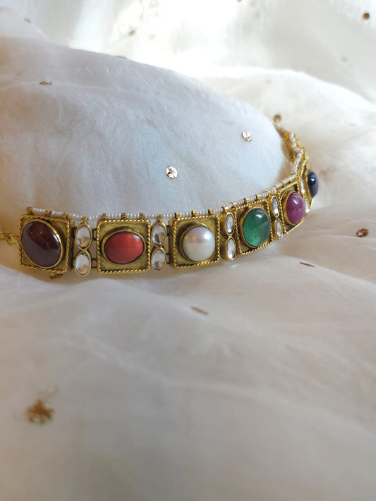 Imperial navratan sleek necklace
