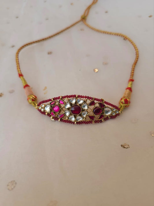 Rakta kamal sleek choker