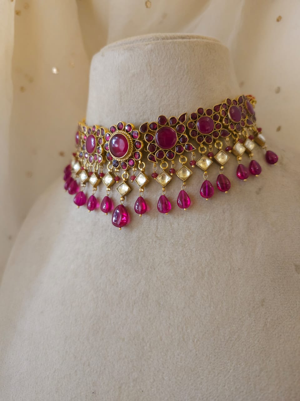 Pampa sarovar spinel necklace