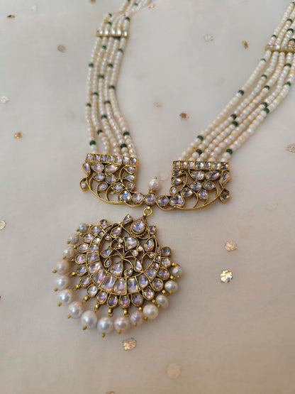 Golden belle ecru necklace