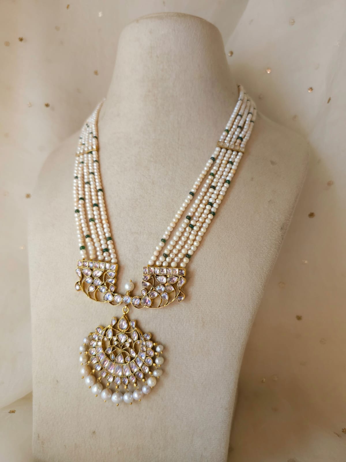 Golden belle ecru necklace