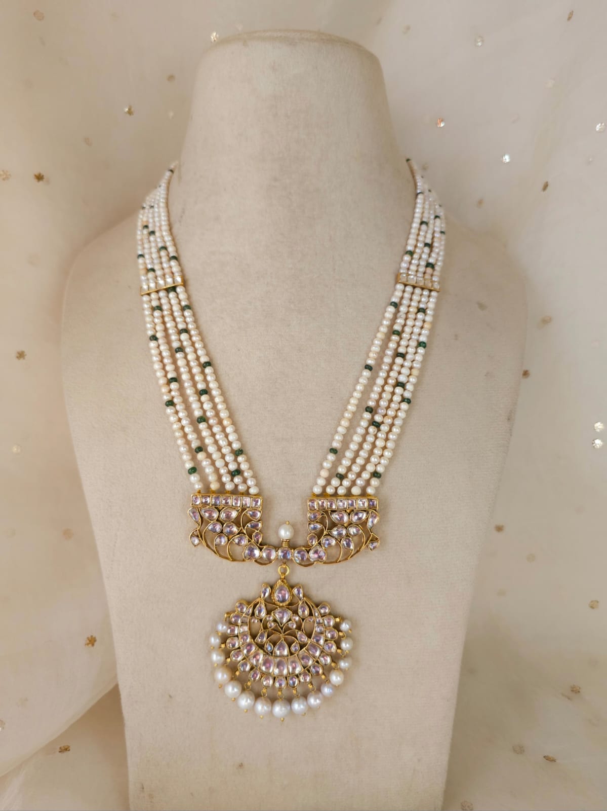 Golden belle ecru necklace