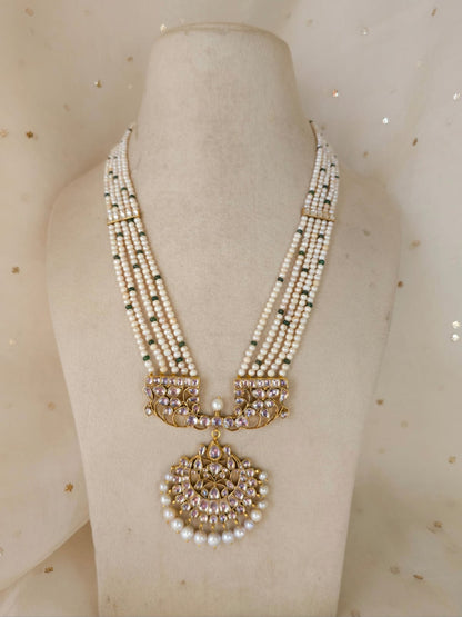 Golden belle ecru necklace