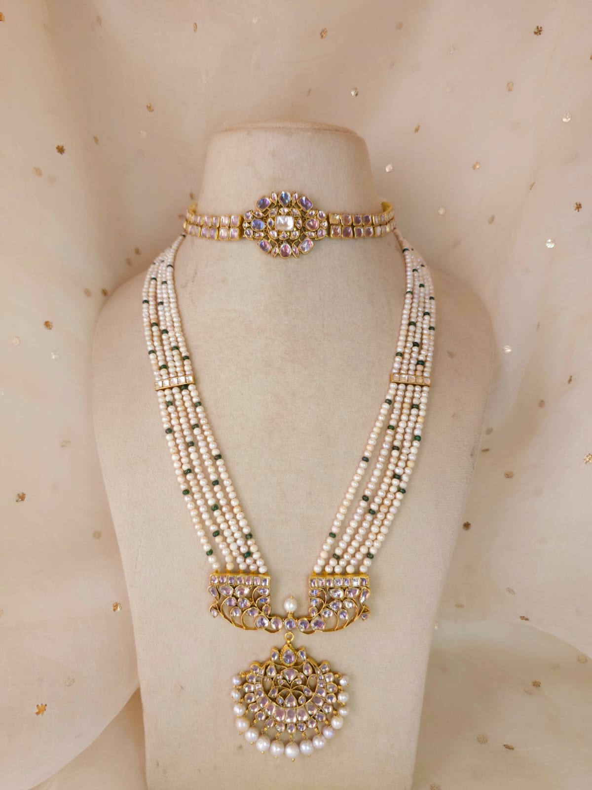 Golden belle ecru necklace