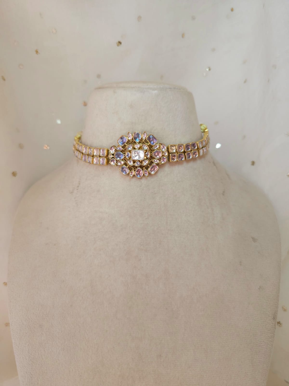 Lilibet choker necklace