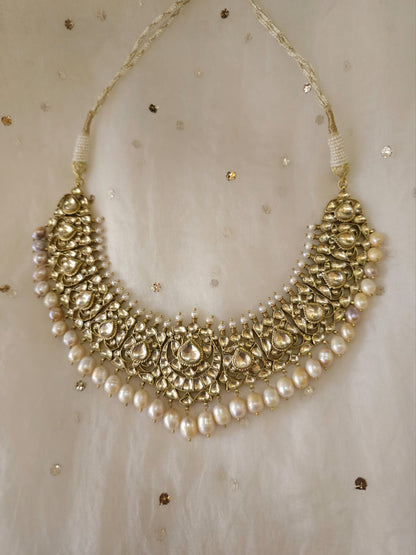 Queen of 19th century alloy necklace